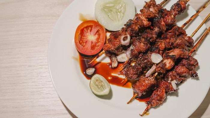 Sate Kambing Tegal RM. Eva: Rasa yang Menggoda di Jantung Cilacap